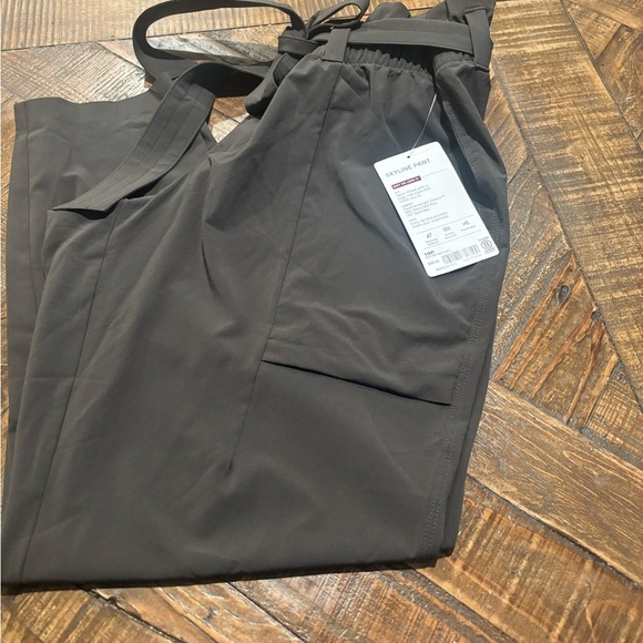 ATHLETA NWT Skyline Pant size 10P in Arbor Olive - Picture 2 of 14